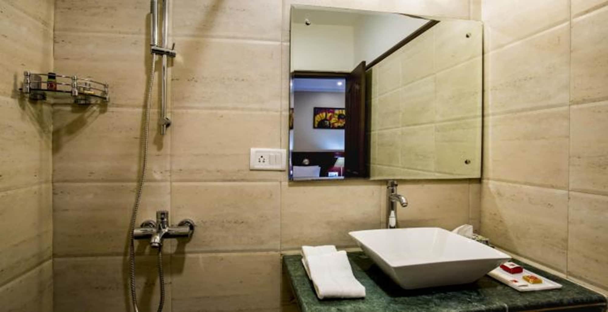 Clarks Inn Nehru Place New Delhi Exteriör bild
