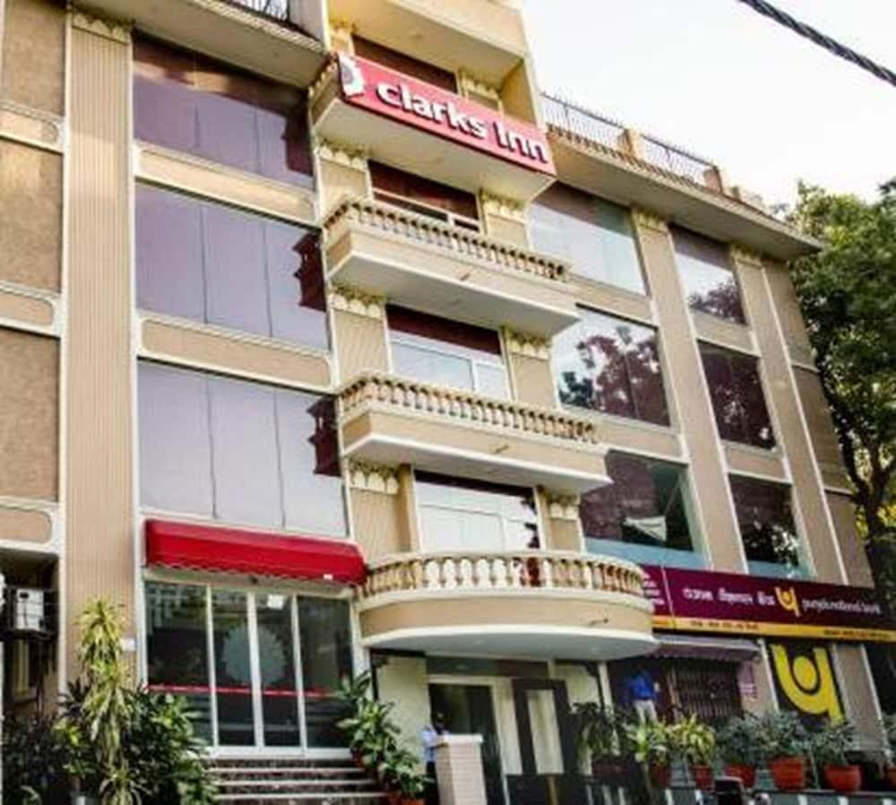 Clarks Inn Nehru Place New Delhi Exteriör bild