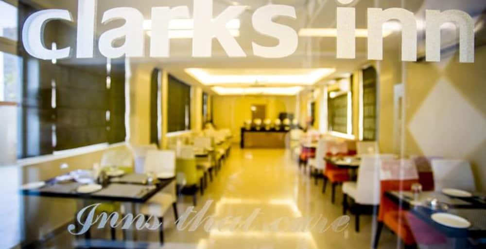 Clarks Inn Nehru Place New Delhi Exteriör bild