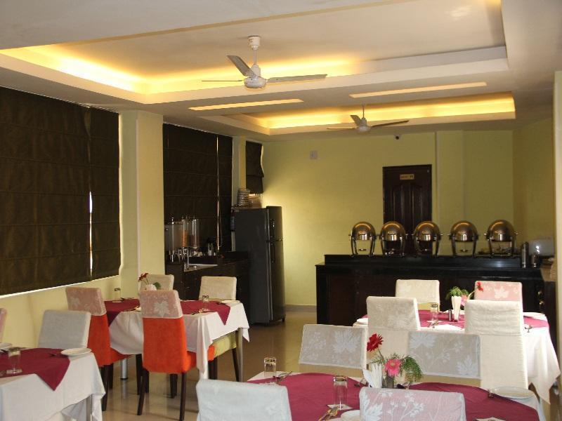 Clarks Inn Nehru Place New Delhi Exteriör bild